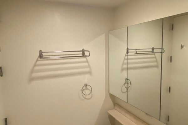 PPP-INT-residential-bathroom-offwhite-NYNY