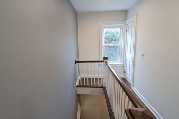 PPP-INT-residential-staircase-gray_white