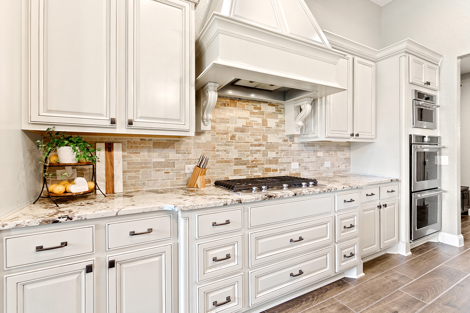 Cream white painted kitchen cabinets in luxury kitchen home